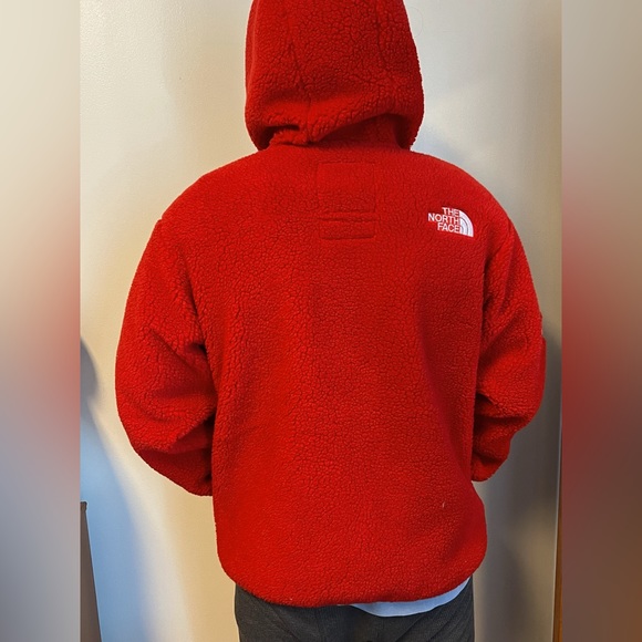 SUPREME 2020 FW THE NORTH FACE S LOGO FLEECE JACKET RED SIZE SMALL DS OG ALL - Picture 3 of 7
